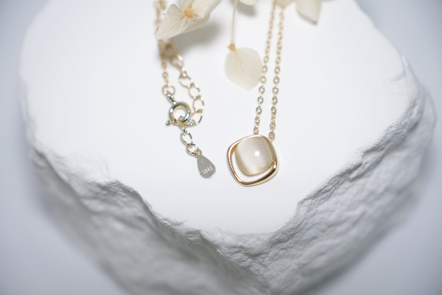 Cat's Eye Stone Necklace